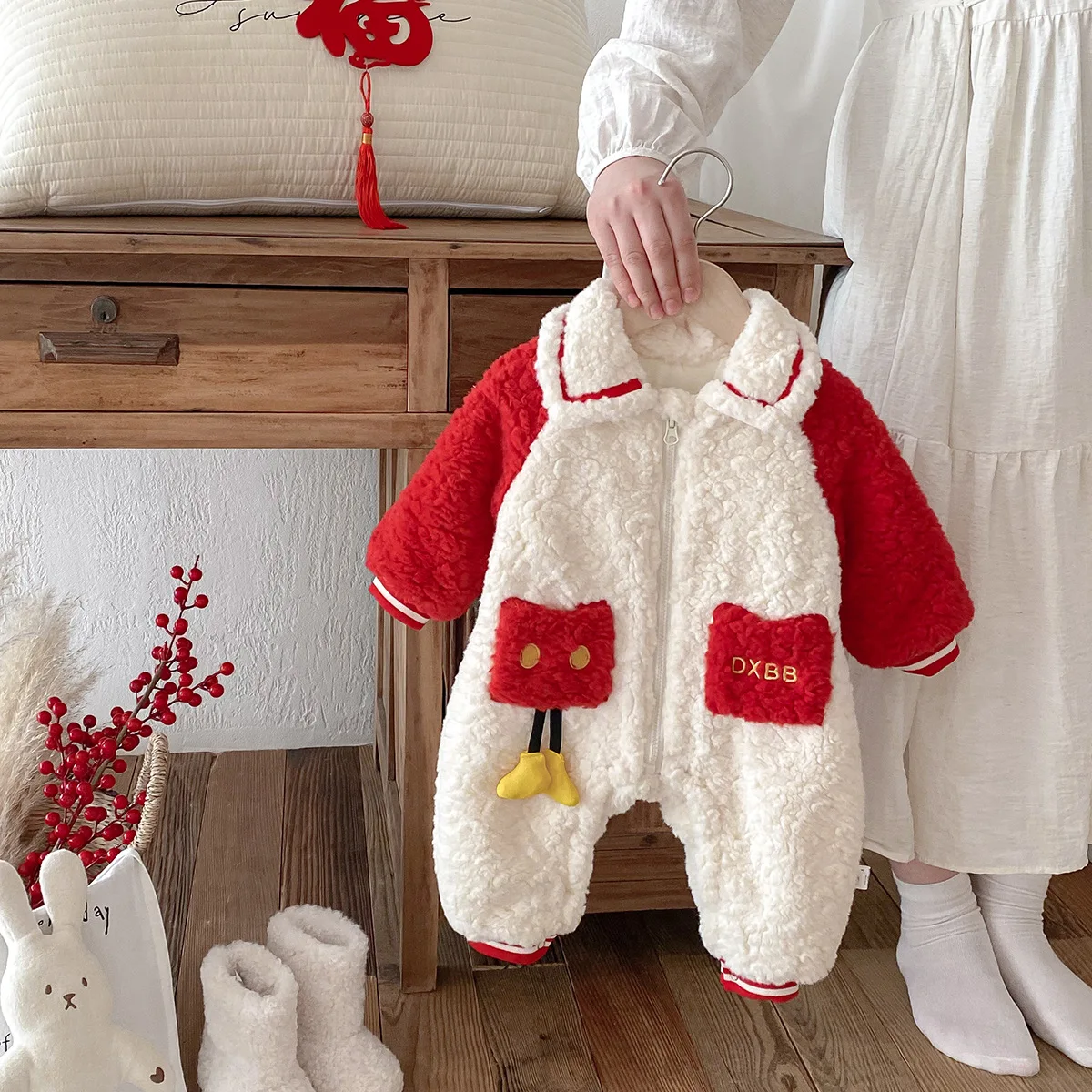 New Winter Toddler Girls Rompers Turn Down Collar Thicken Warm Kids Girls Bodysuits Patchwork Woolen Newborn Girls Jumpsuits
New Winter Toddler Girls Rompers Turn Down Collar Thicken Warm Kids Girls Bodysuits Patchwork Woolen Newborn Girls Jumpsuits