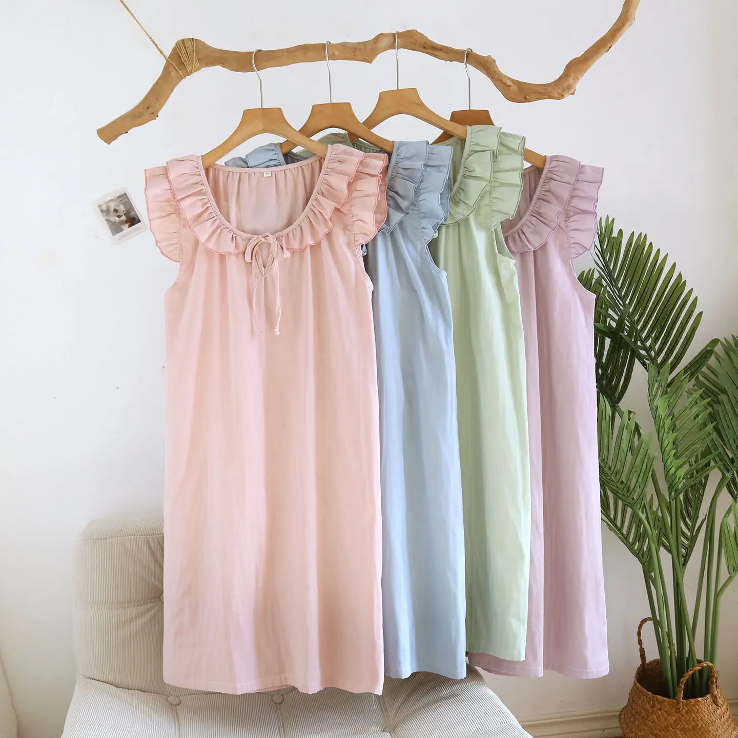 Sleepwear Dress Women's Double-layer Cotton Summer Mid-long Sleeveless Thin Style Cute Sweet Loose Nightgowns
Sleepwear Dress Women's Double-layer Cotton Summer Mid-long Sleeveless Thin Style Cute Sweet Loose Nightgowns