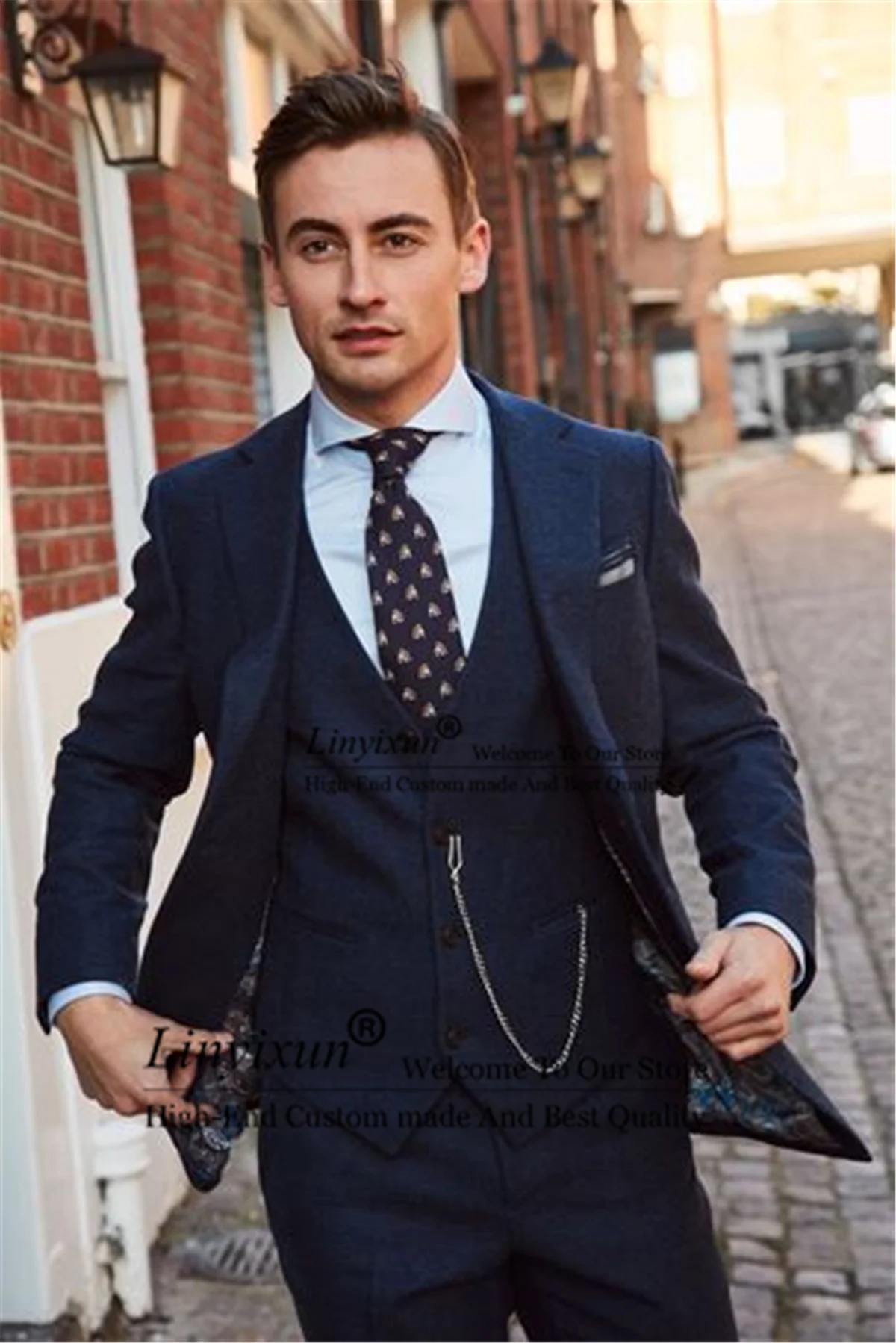 Classic Navy Blue Men Suits Slim Fit Groom Wedding Tuxedos 3 Piece Set Formal Business Fashion Male Prom Blazers Terno Masculino
Classic Navy Blue Men Suits Slim Fit Groom Wedding Tuxedos 3 Piece Set Formal Business Fashion Male Prom Blazers Terno Masculino
