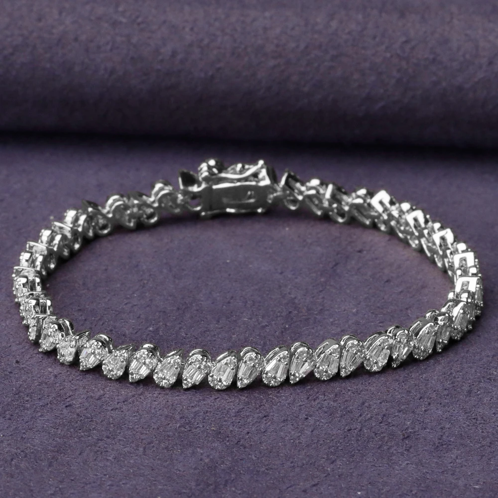 2023 NEW Trendy Women Bracelet Cubic Zirconia Full Crystal Micro Pave Setting Bridal Wedding Jewelry Accessories Birthday Gift
2023 NEW Trendy Women Bracelet Cubic Zirconia Full Crystal Micro Pave Setting Bridal Wedding Jewelry Accessories Birthday Gift
