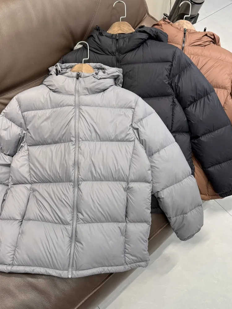 Мужская пуховая куртка с капюшоном, высокая плотность наполнителя 25, осень-зима, новая, ветрозащитная, комфортная, повседневная, теплая верхняя одежда
Мужская пуховая куртка с капюшоном, высокая плотность наполнителя 25, осень-зима, новая, ветрозащитная, комфортная, повседневная, теплая верхняя одежда