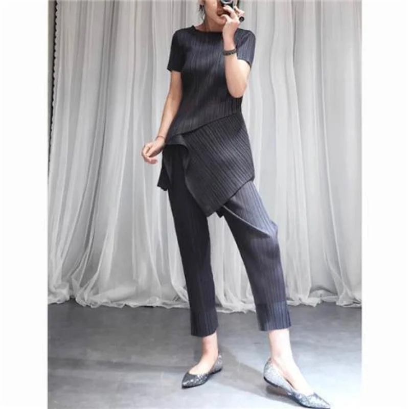Pleated T Shirt Women 2023 Summer New Irregular Round Neck Loose T Shirt Fashion Short Sleeve Solid Casual T Shirt Female Tops
Pleated T Shirt Women 2023 Summer New Irregular Round Neck Loose T Shirt Fashion Short Sleeve Solid Casual T Shirt Female Tops