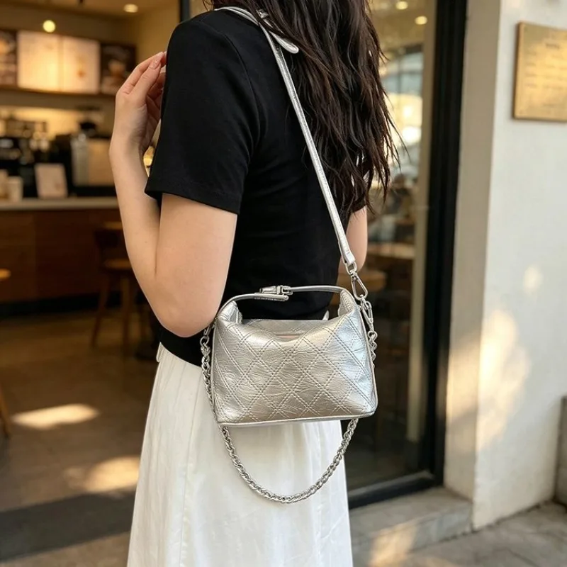 Luxury Tote Messenger Purse Diaper Bag Elegant Leather Classic Designer Paris Fashion Large Capacity Best Superstar Show
Luxury Tote Messenger Purse Diaper Bag Elegant Leather Classic Designer Paris Fashion Large Capacity Best Superstar Show