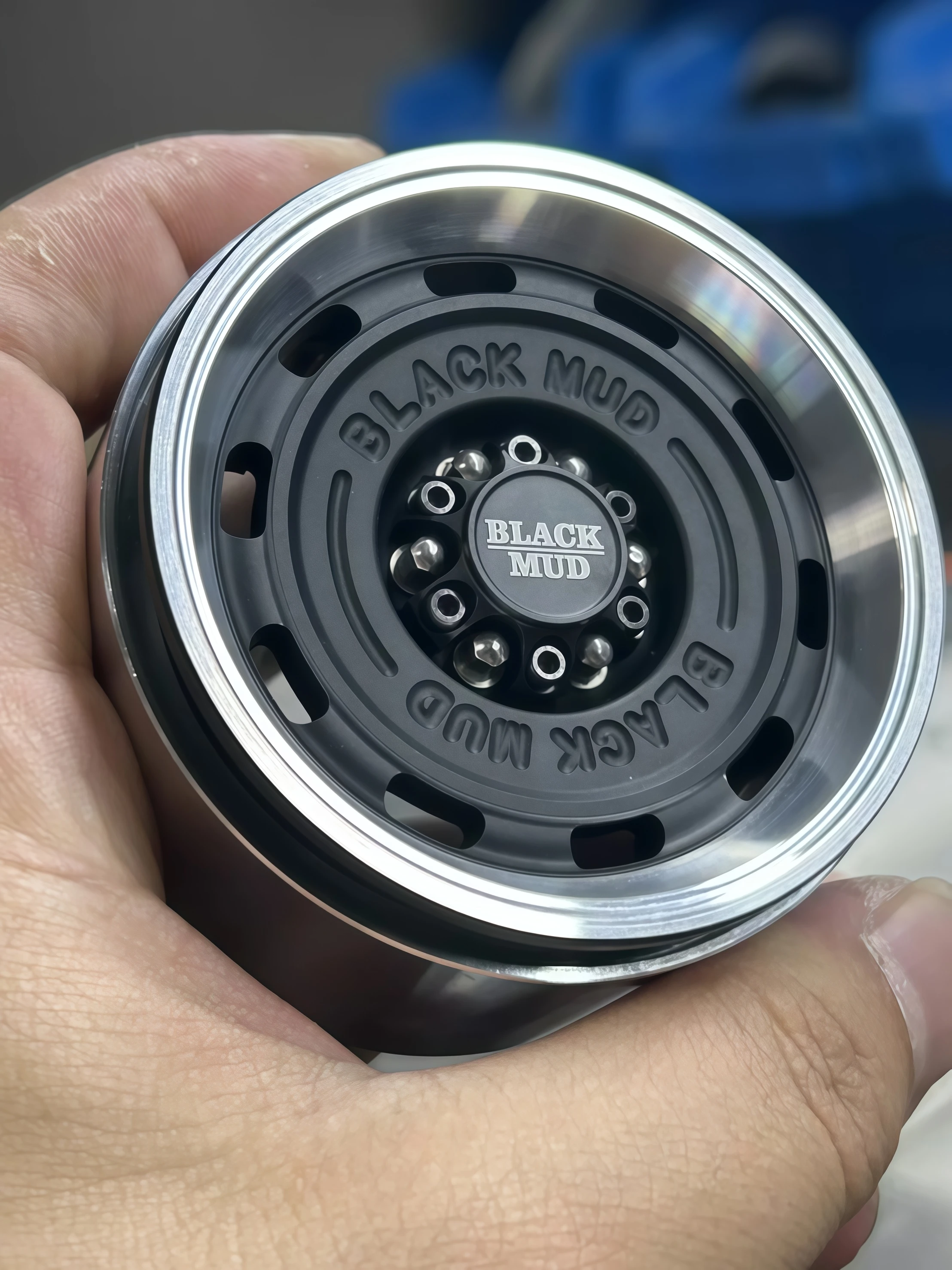 Black Mud Aluminum CNC 2.2 Inch Beadlock Wheel Hub (4pcs) for TRX-4 SCX10 KM Tank 300 Crossrc Lion YK 4106/4107 RC Crawler Car
Black Mud Aluminum CNC 2.2 Inch Beadlock Wheel Hub (4pcs) for TRX-4 SCX10 KM Tank 300 Crossrc Lion YK 4106/4107 RC Crawler Car