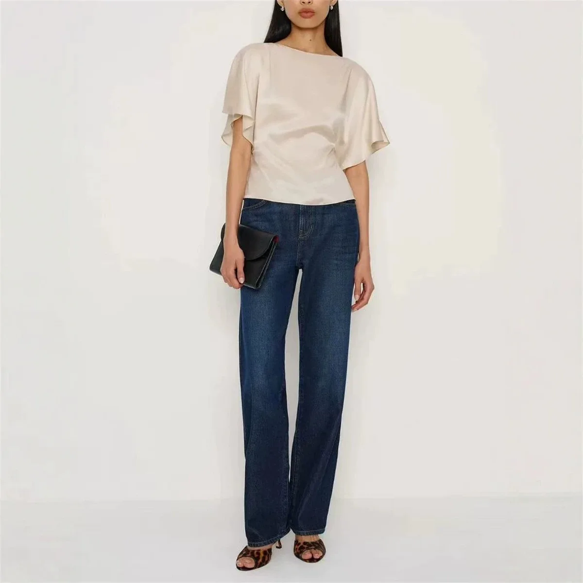 Elegant Summer New Satin Shine Bell Sleeve One Shoulder Shirt Free Belt Waist in Tie French Style Polyester Fiber Pure Color
Elegant Summer New Satin Shine Bell Sleeve One Shoulder Shirt Free Belt Waist in Tie French Style Polyester Fiber Pure Color
