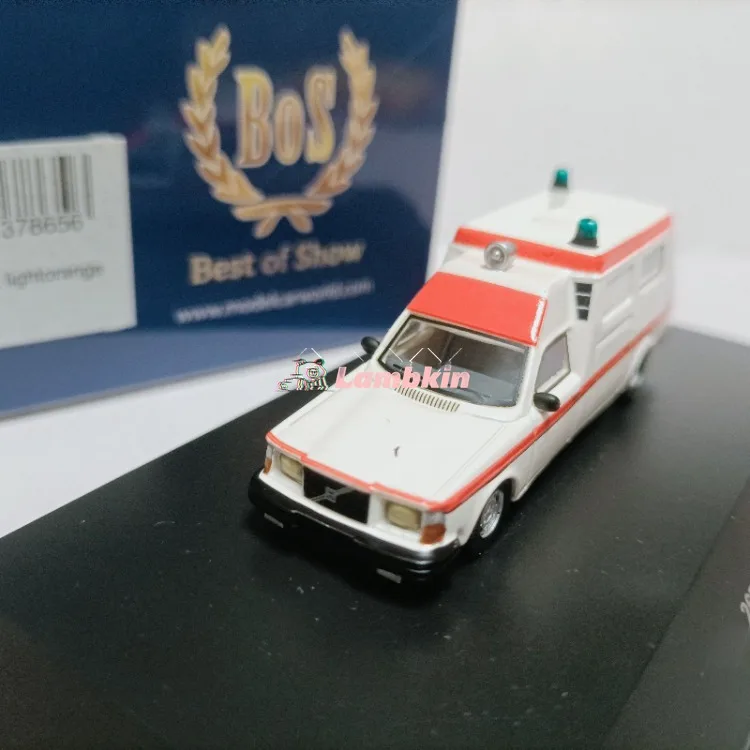 Bos 1/87 volvo-265 Ambulance DDR White German Emergency Ambulance Model Collection Gift
Bos 1/87 volvo-265 Ambulance DDR White German Emergency Ambulance Model Collection Gift