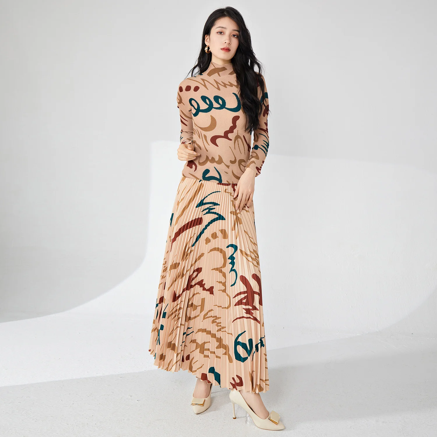 Women's Casual Pleated Two-Piece Set Summer Fashionable Loose Top Midi-length Skirt Factory Wholesale Plus Size Made Polyester
Women's Casual Pleated Two-Piece Set Summer Fashionable Loose Top Midi-length Skirt Factory Wholesale Plus Size Made Polyester