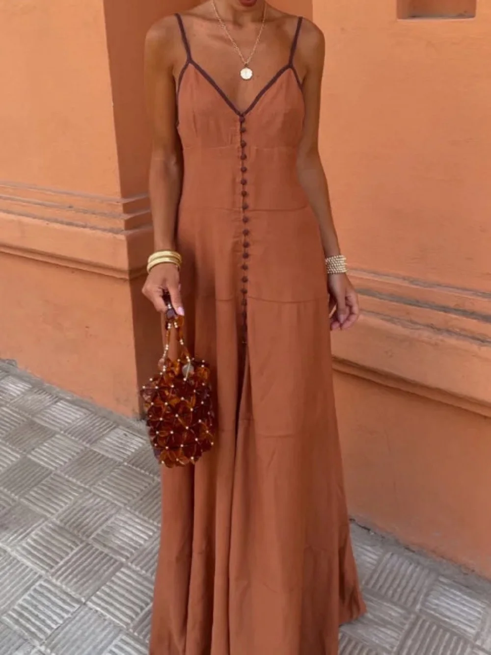 Women's Summer 2024 Personality V-Neck Suspender Backless Dress Sleeveless Decorative Buckle Long Skirt
Women's Summer 2024 Personality V-Neck Suspender Backless Dress Sleeveless Decorative Buckle Long Skirt