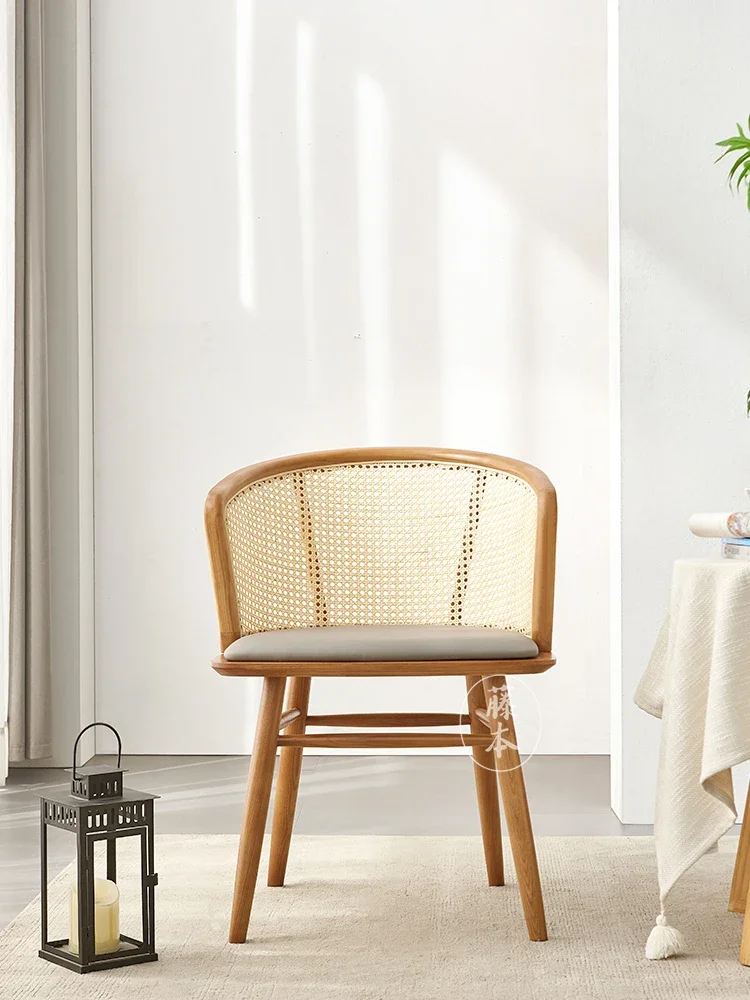 Tengbian solid wood dining chair, home backrest chair, natural wood adult hotel, homestay, restaurant, caf é, soft bag
Tengbian solid wood dining chair, home backrest chair, natural wood adult hotel, homestay, restaurant, caf é, soft bag