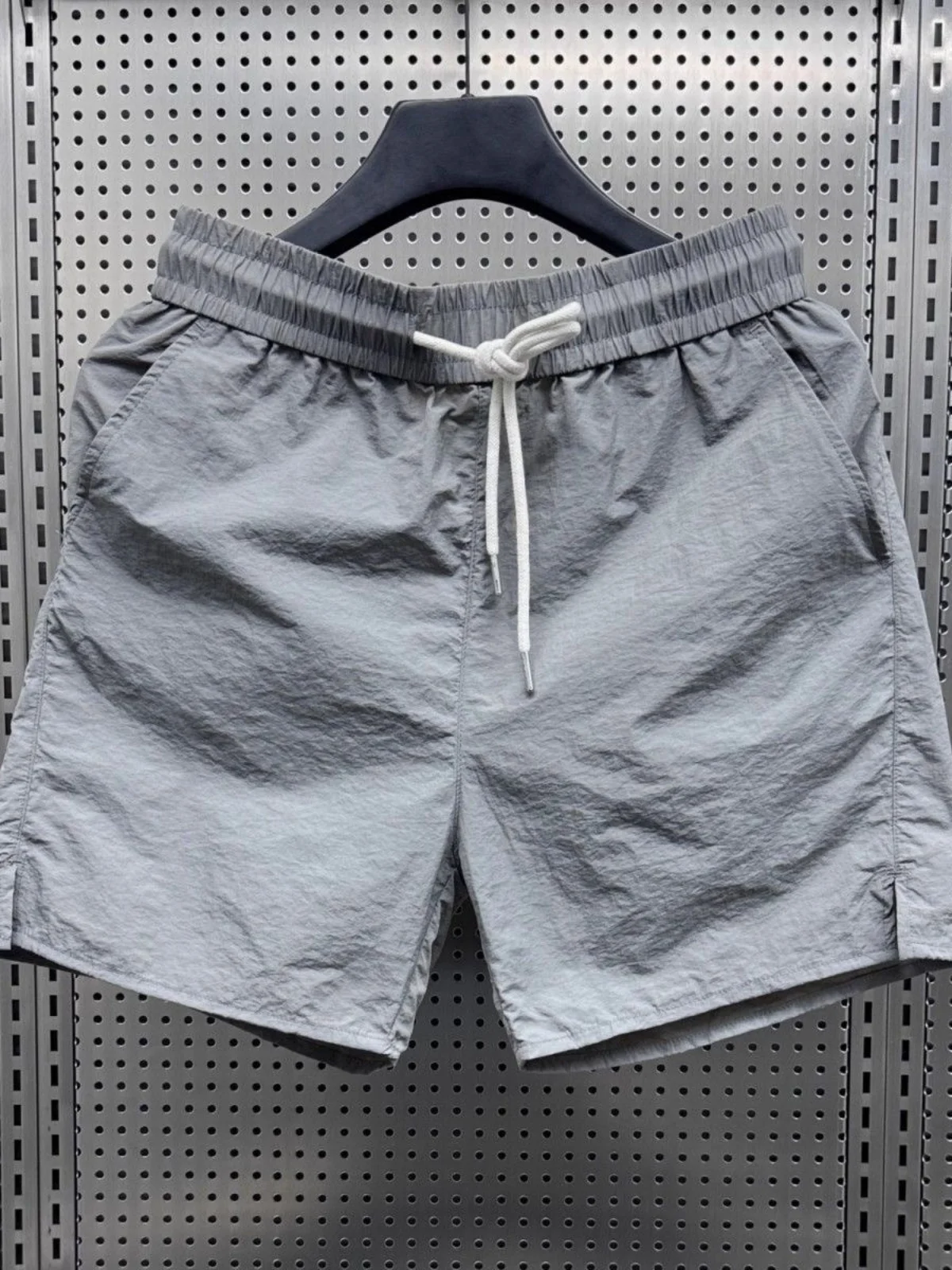 Tech Quick Dry Ice Silk Men's Casual Beach Shorts Three-quarter Length Summer Fashionable Shorts Youth Active Sportswear
Tech Quick Dry Ice Silk Men's Casual Beach Shorts Three-quarter Length Summer Fashionable Shorts Youth Active Sportswear