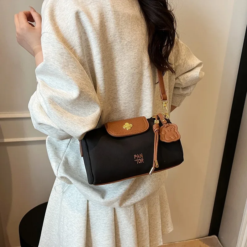Women's Handbag and Messenger Bag for Stylish Commutes - Delicate, Light Luxury, Advanced Feeling, Multifunctional, Design
Women's Handbag and Messenger Bag for Stylish Commutes - Delicate, Light Luxury, Advanced Feeling, Multifunctional, Design