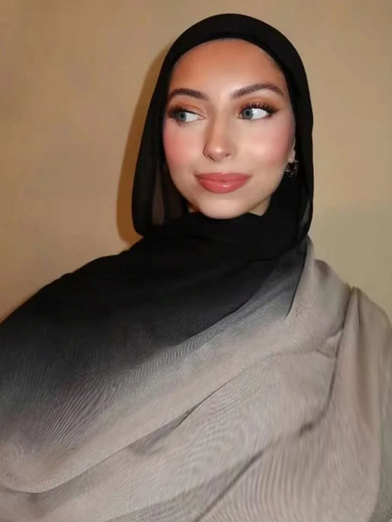 Новый градиентный цветной хиджаб, двухцветный шарф, хлопковые шали с принтом тай-дай, мусульманские женские накидки, повязка на голову, исламский тюрбан, платок
Новый градиентный цветной хиджаб, двухцветный шарф, хлопковые шали с принтом тай-дай, мусульманские женские накидки, повязка на голову, исламский тюрбан, платок