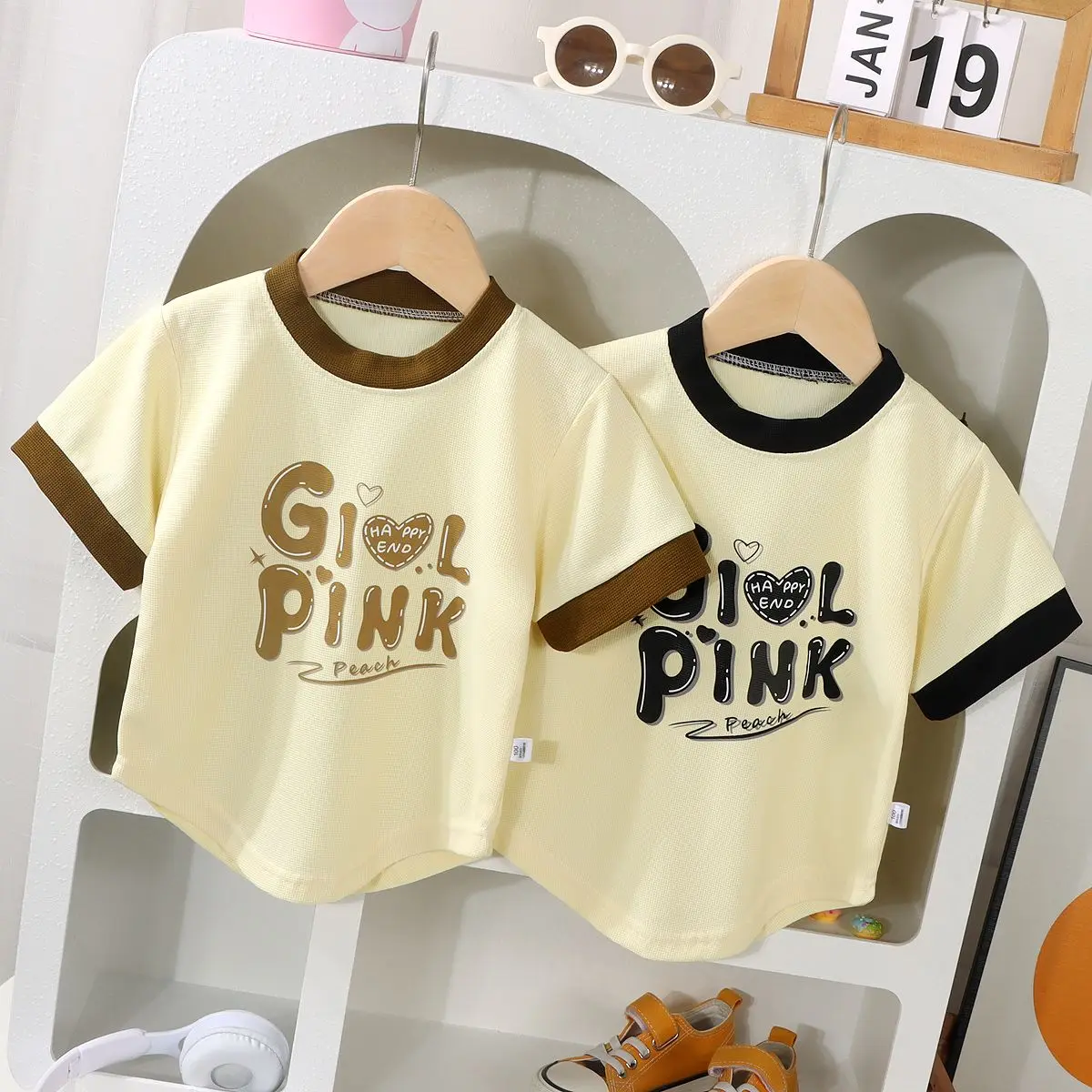 American Retro Short Sleeved T-shirt for Girls Cotton Summer Color Contrast Design Unique and Niche Short Sleeved Top for Girls
American Retro Short Sleeved T-shirt for Girls Cotton Summer Color Contrast Design Unique and Niche Short Sleeved Top for Girls