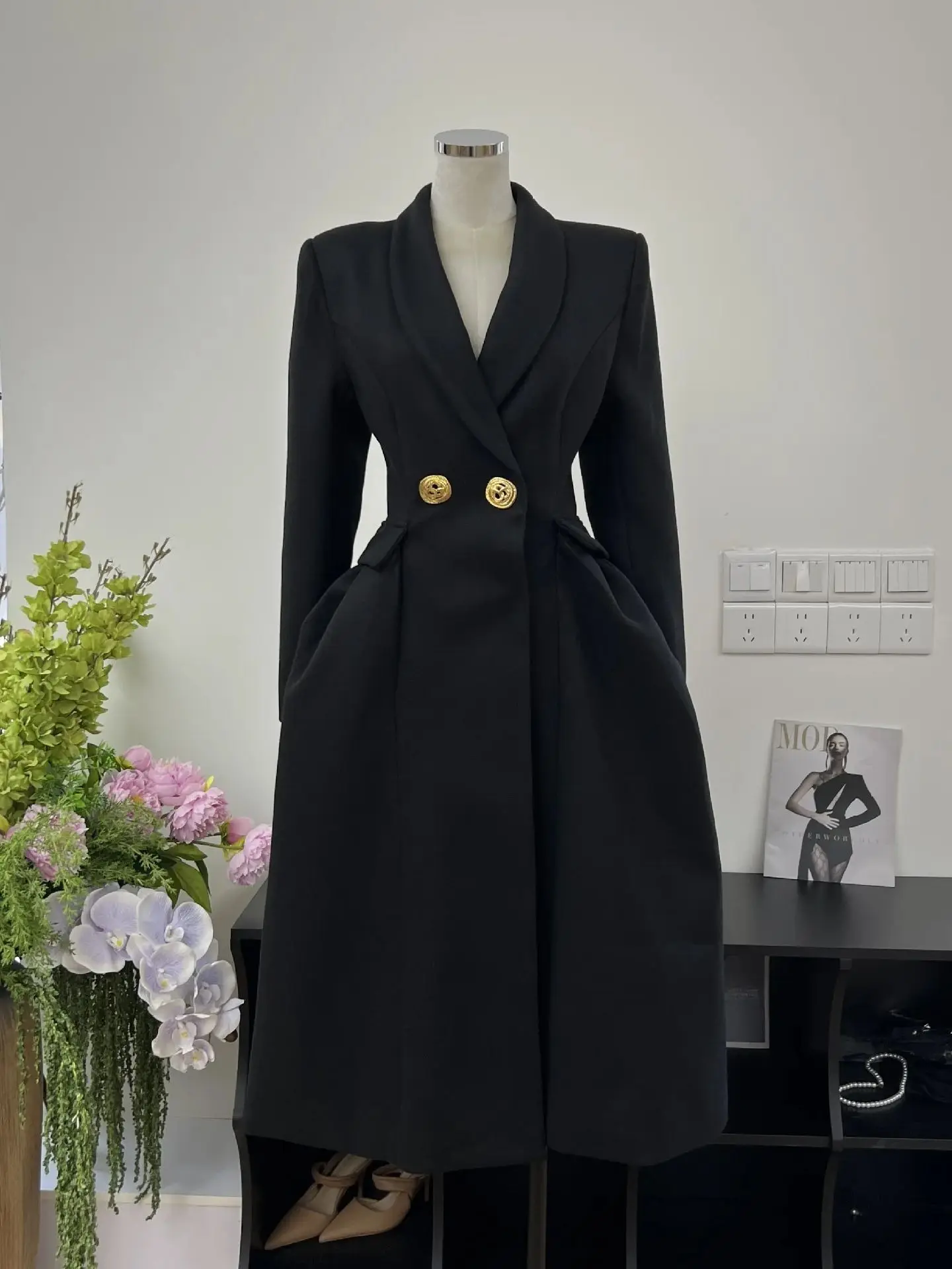 Autumn Winter New Double Breasted Lapel Coat Women Vintage Midi Trench Elegant Christmas Style Suit Dresses Party Evening Wear
Autumn Winter New Double Breasted Lapel Coat Women Vintage Midi Trench Elegant Christmas Style Suit Dresses Party Evening Wear