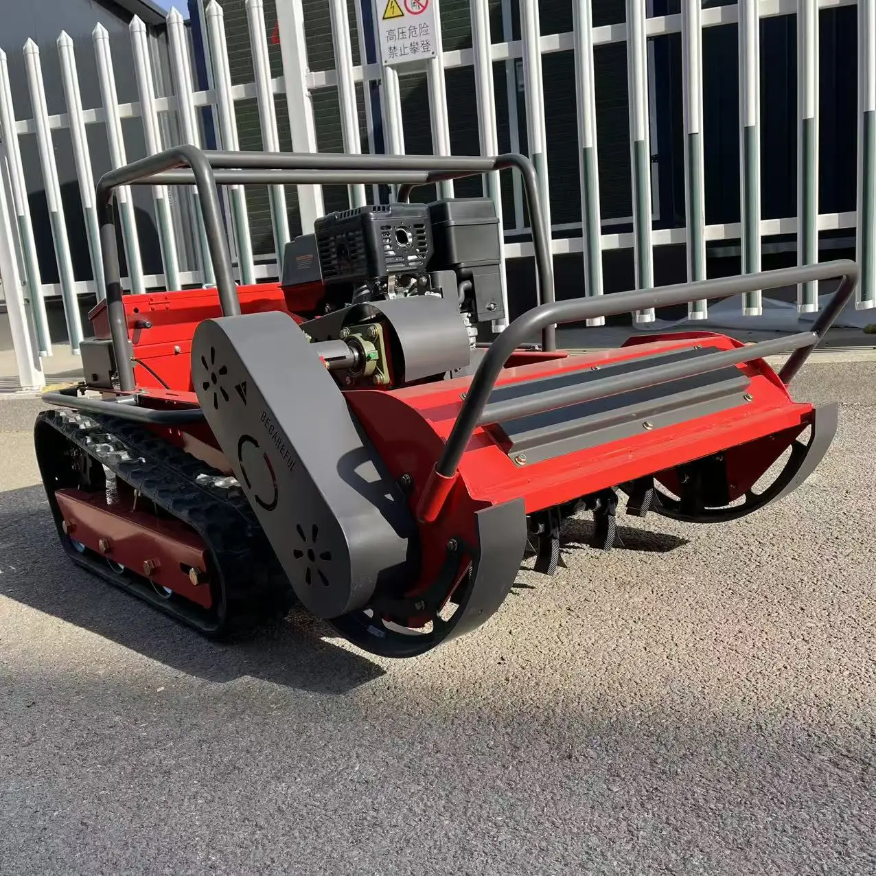 Tracked 800mm lawnmower KOOP Engine remote control operation Y-shaped blade customizable for farms mowing
Tracked 800mm lawnmower KOOP Engine remote control operation Y-shaped blade customizable for farms mowing