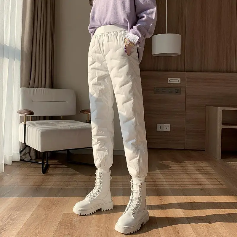 Women's down Filled Thickened Fleece Lined Trousers High Waist Long Pants Casual Slimming Winter Fashion Outerwear Cotton Pants
Women's down Filled Thickened Fleece Lined Trousers High Waist Long Pants Casual Slimming Winter Fashion Outerwear Cotton Pants