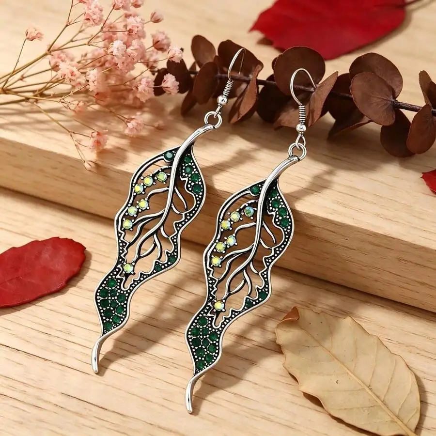 Bohemian Crystal Leaf Drop Earrings Vintage Hollow Out Long Earrings For Women
Bohemian Crystal Leaf Drop Earrings Vintage Hollow Out Long Earrings For Women