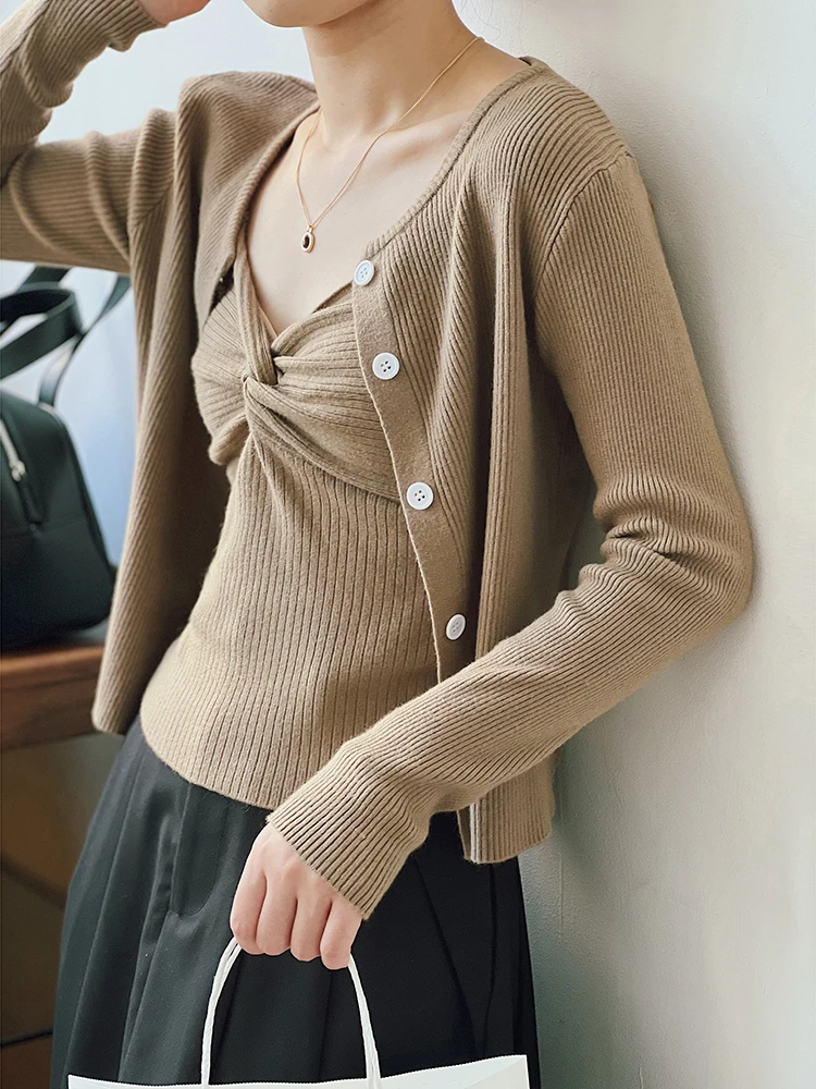 QOERLIN Designer Two-Piece Sweater Suits Camisoles Criss-Cross Vest Women Button Up Slim Cardigan Plain 2 Piece Sets Elegant Top
QOERLIN Designer Two-Piece Sweater Suits Camisoles Criss-Cross Vest Women Button Up Slim Cardigan Plain 2 Piece Sets Elegant Top