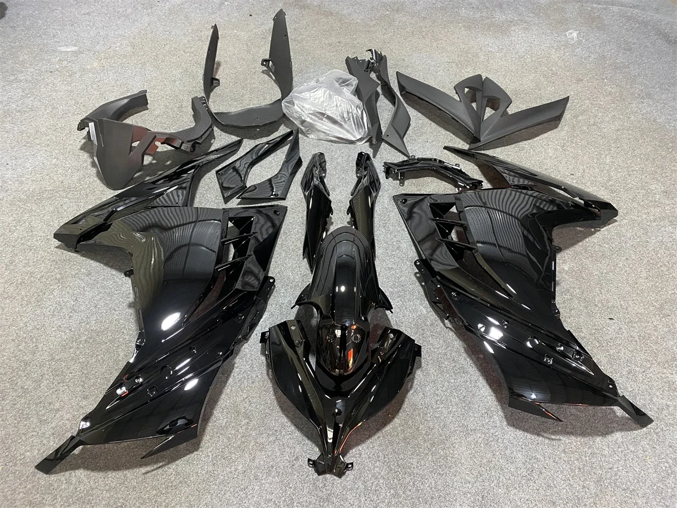 Motorcycle Fairing Set For Kawasaki Ninja300 Ninja 300 EX300 2013-2017 All Gloss Black Accessories Full Bodywork 2014 2015 2016
Motorcycle Fairing Set For Kawasaki Ninja300 Ninja 300 EX300 2013-2017 All Gloss Black Accessories Full Bodywork 2014 2015 2016