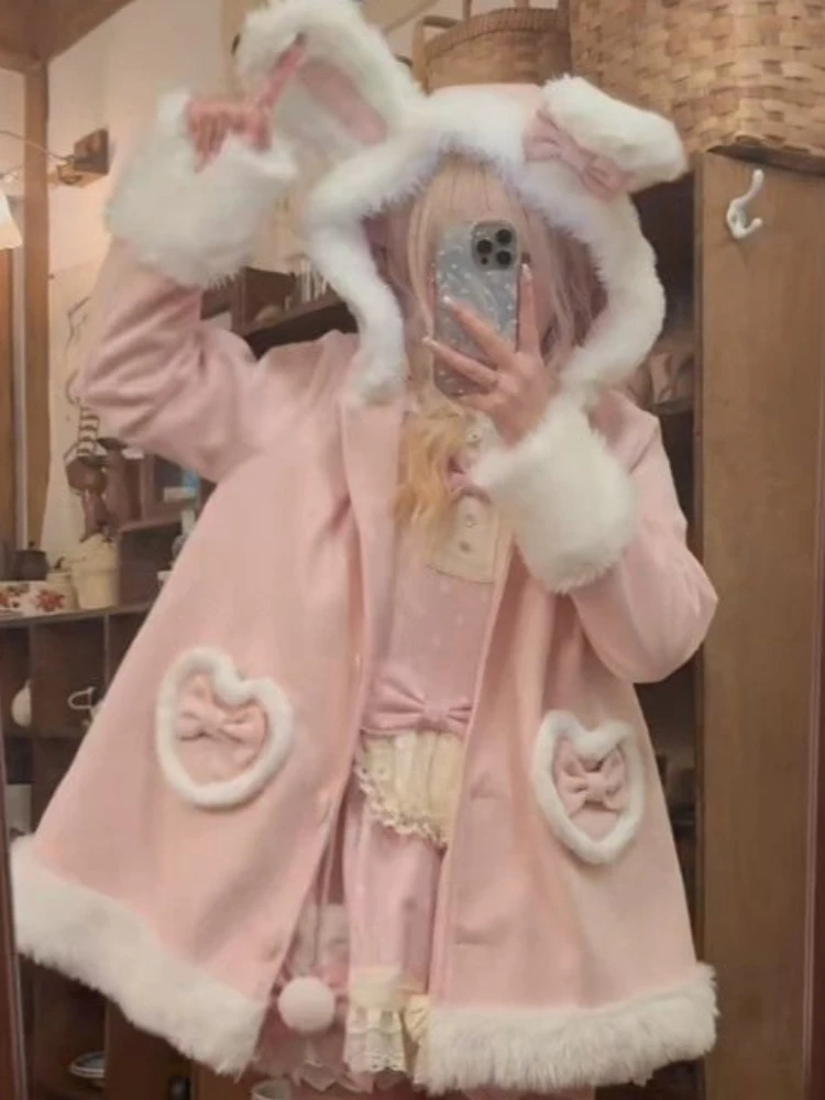 Зимнее японское милое пальто с капюшоном в стиле Лолиты, женское новое кавайное шерстяное пальто с милым бантом и заячьими ушками, милая повседневная теплая куртка 2025
Зимнее японское милое пальто с капюшоном в стиле Лолиты, женское новое кавайное шерстяное пальто с милым бантом и заячьими ушками, милая повседневная теплая куртка 2025