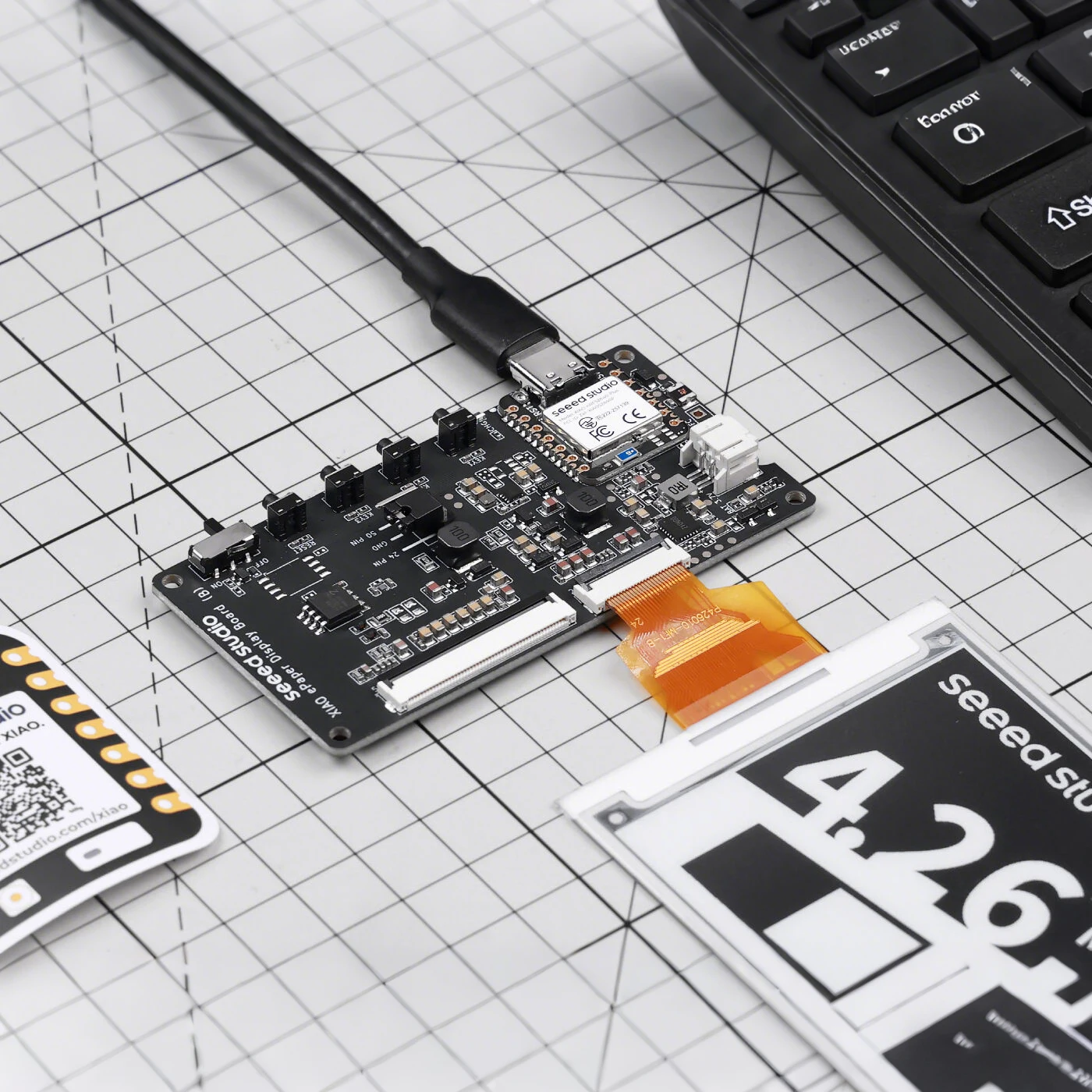 Плата дисплея XIAO ePaper EN04 на базе XIAO nRF52840 Plus, поддержка 24-контактных и 50-контактных разъемов, разъем для зарядки аккумулятора JST 2.0 мм, микросхема управления питанием
Плата дисплея XIAO ePaper EN04 на базе XIAO nRF52840 Plus, поддержка 24-контактных и 50-контактных разъемов, разъем для зарядки аккумулятора JST 2.0 мм, микросхема управления питанием
