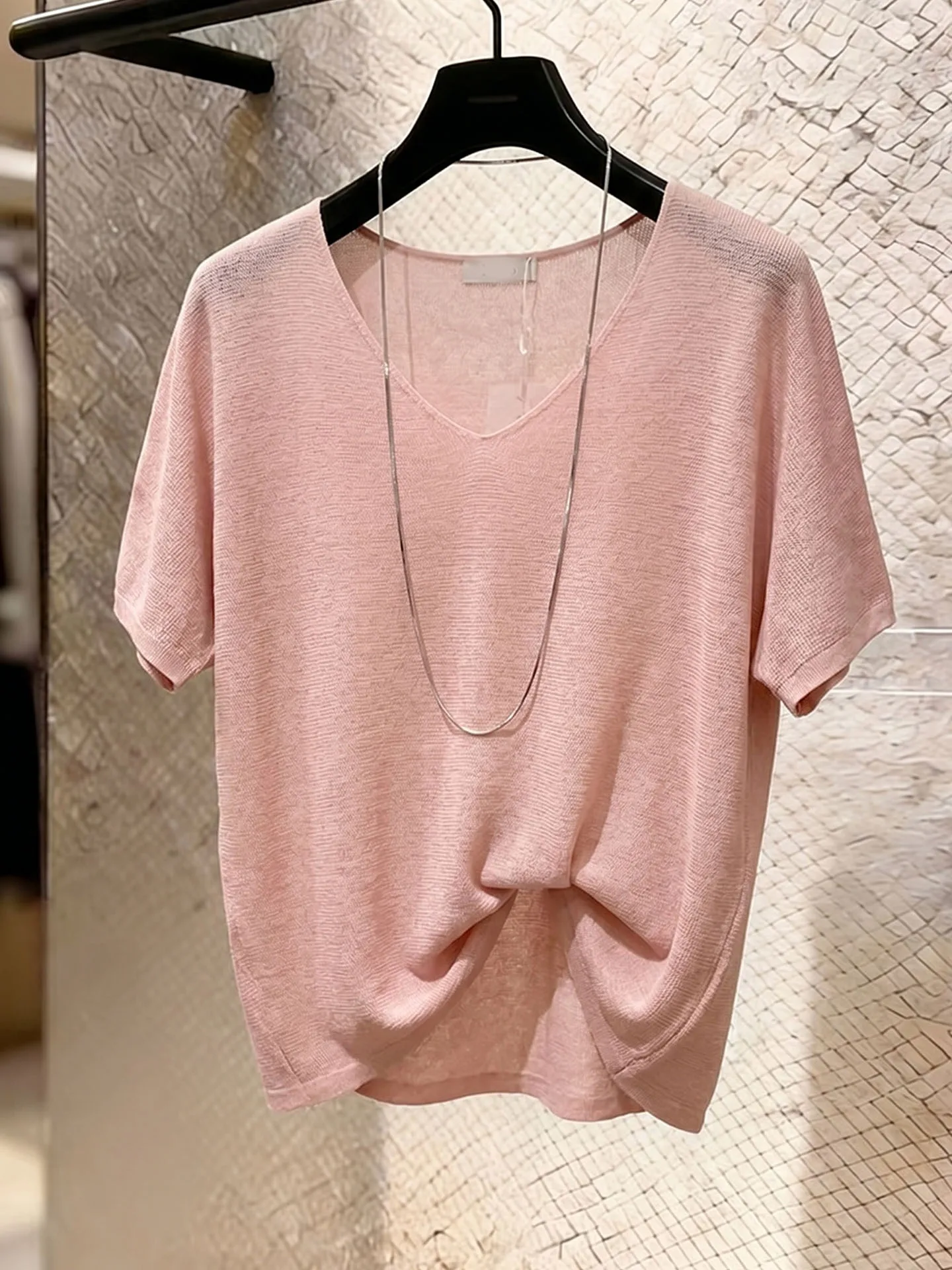 Sweet Youthful Soft Fashion V-Neck Knitwear Summer Loose Casual Short Sleeve Top Korean Style Straight Cut Silk Blend
Sweet Youthful Soft Fashion V-Neck Knitwear Summer Loose Casual Short Sleeve Top Korean Style Straight Cut Silk Blend