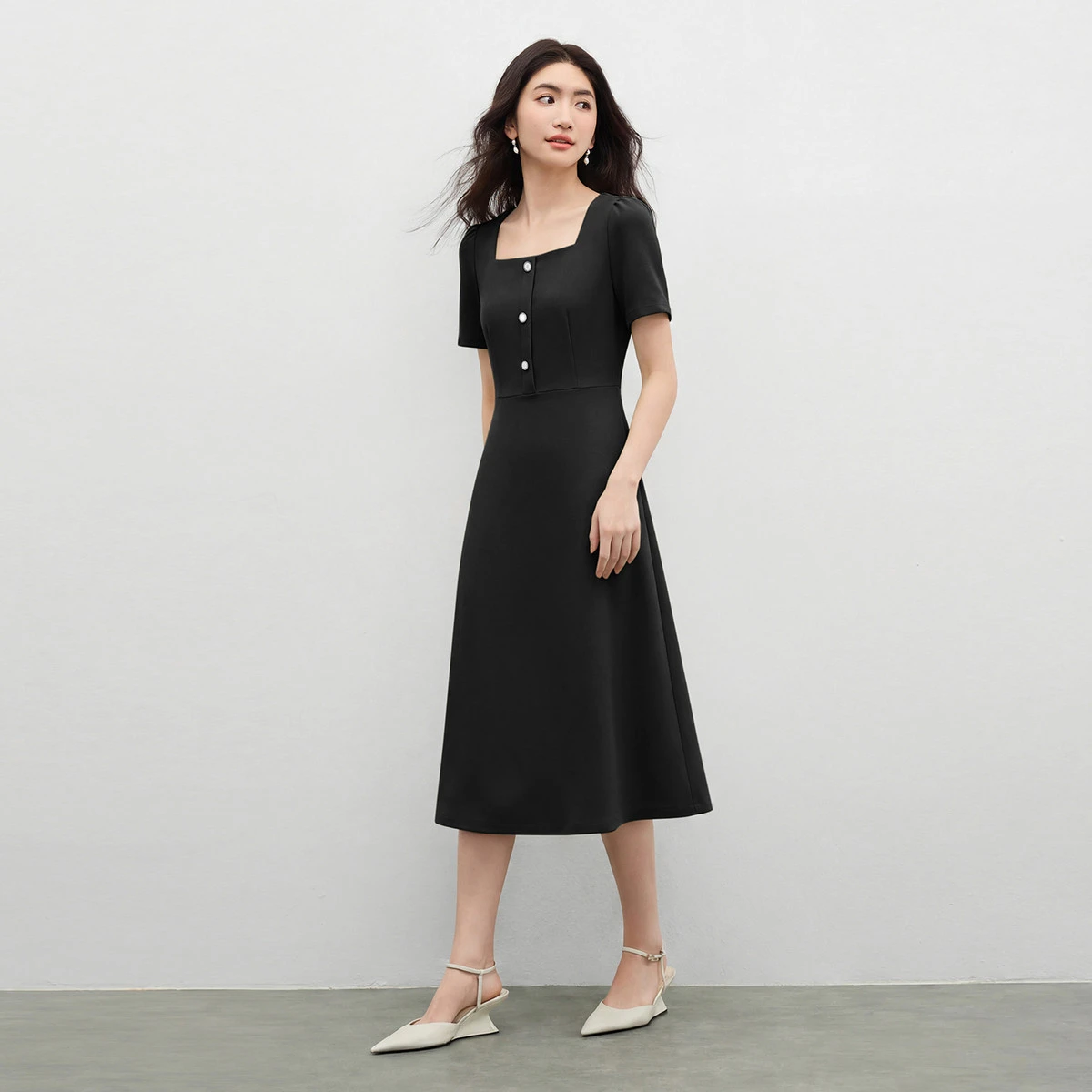 SENTUBILA Women's French Square Neck Short Sleeve Dress 2026 Summer Fashion Color Block Button Slim Knit A-Line Dress 162LI6573X
SENTUBILA Women's French Square Neck Short Sleeve Dress 2026 Summer Fashion Color Block Button Slim Knit A-Line Dress 162LI6573X