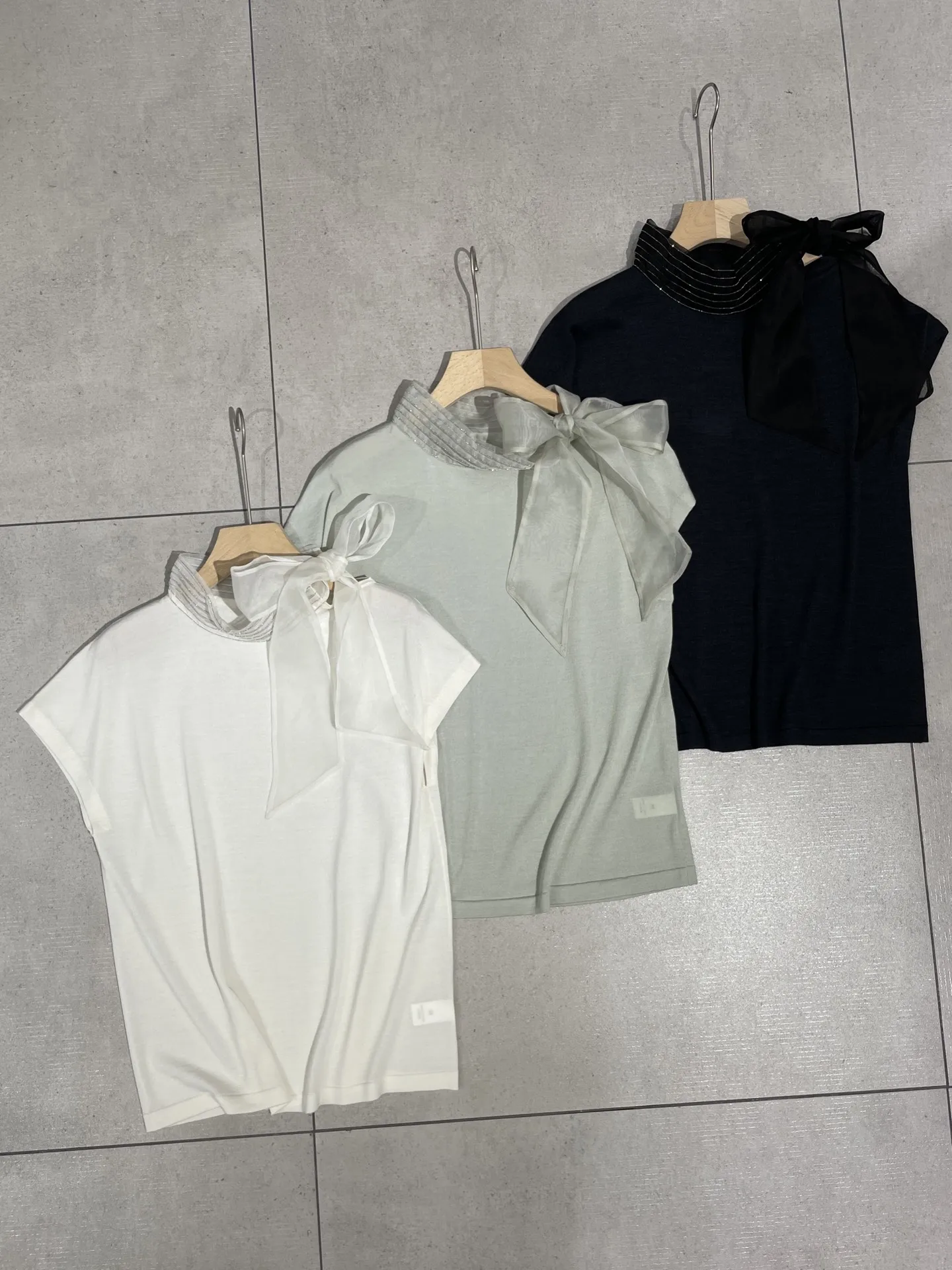 Women's Sheer Bow Tie Neck Knit Top Short Sleeve Casual Lightweight Blouse with Striped Collar
Women's Sheer Bow Tie Neck Knit Top Short Sleeve Casual Lightweight Blouse with Striped Collar