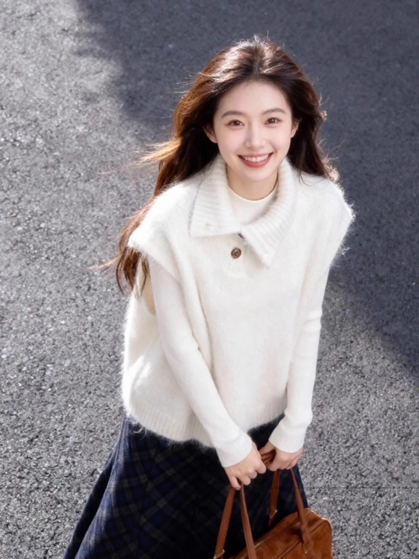 Korean Sle White Knitted Vest Women's Spring Autumn Irregular Loose Sweater Outerwear Svel Top Turn-down Collar
Korean Sle White Knitted Vest Women's Spring Autumn Irregular Loose Sweater Outerwear Svel Top Turn-down Collar