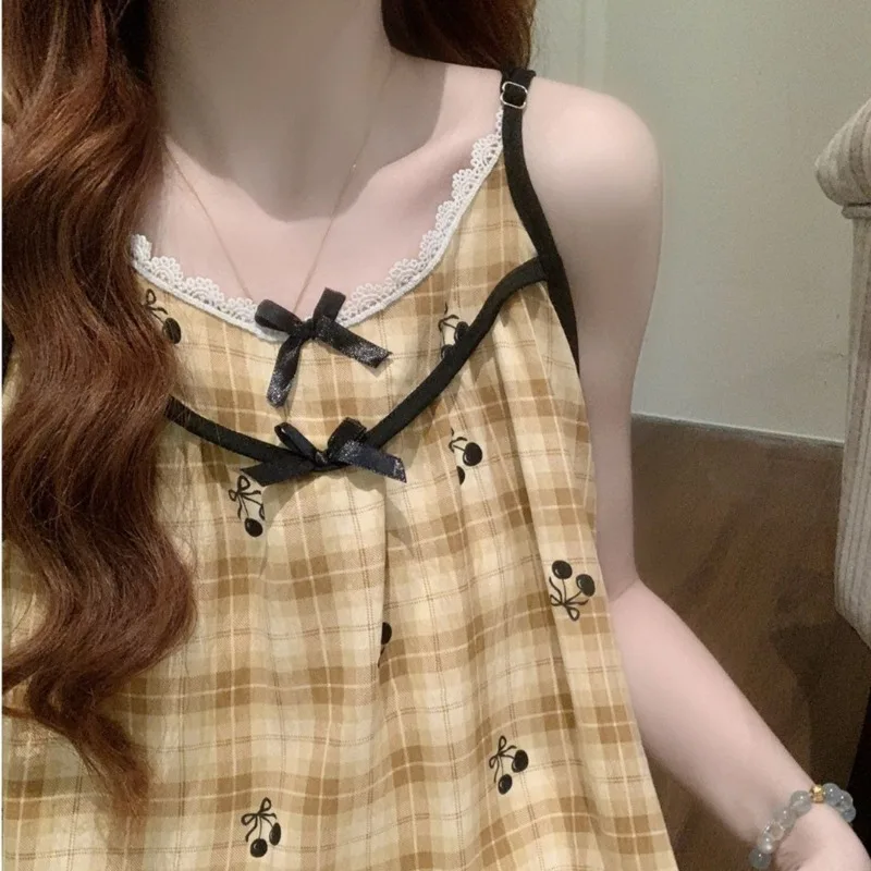 Age Reduction Underwear Suspender Pajamas Women Cherry Plaid Summer Thin Sweet Sexy Shorts Set with Chest Pad Girl Loungewear
Age Reduction Underwear Suspender Pajamas Women Cherry Plaid Summer Thin Sweet Sexy Shorts Set with Chest Pad Girl Loungewear