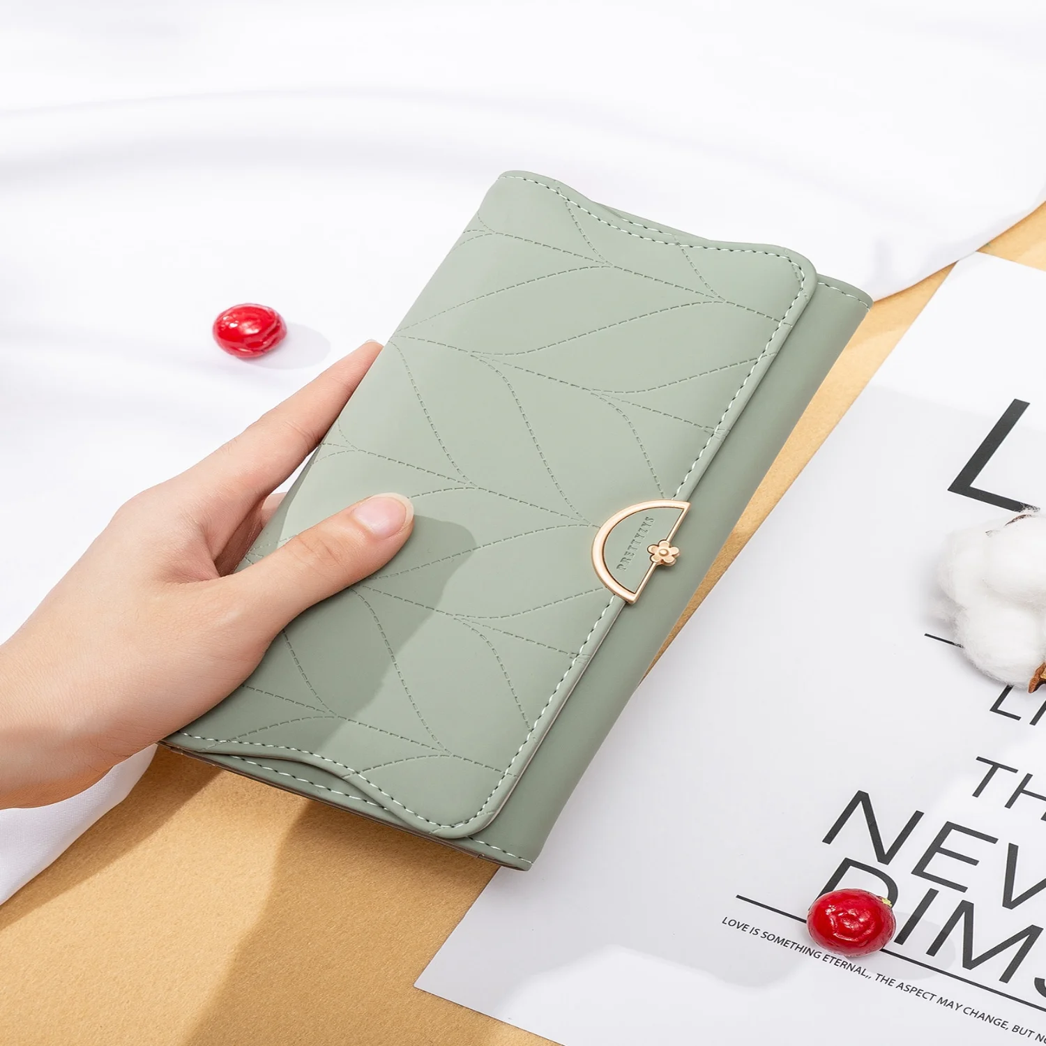 Minimalist Metal Decor Long Wallet Checkbook Cover Lightweight Modern Business Credit Card ID Card Money Cash Business Casual Te
Minimalist Metal Decor Long Wallet Checkbook Cover Lightweight Modern Business Credit Card ID Card Money Cash Business Casual Te