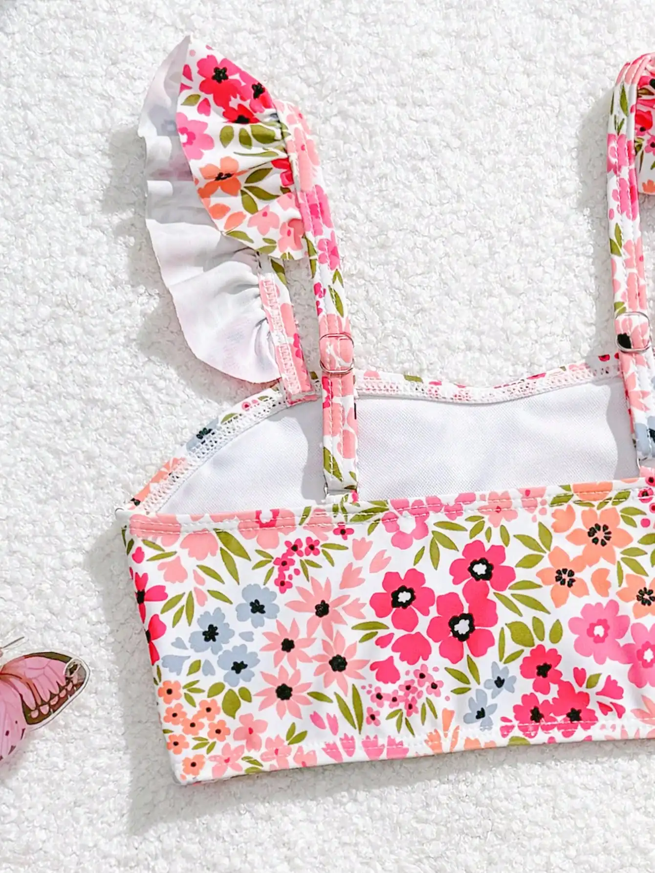 Floral Print Ruffled Crop Top, Bottom, And Sheer Skirt 3-Piece Kids Swimsuit Set For Summer Beach Wear
Floral Print Ruffled Crop Top, Bottom, And Sheer Skirt 3-Piece Kids Swimsuit Set For Summer Beach Wear