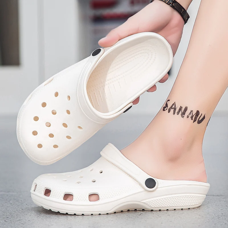 Men's Closed Toe Hole Clogs Summer Beach Jelly Sandals Breathable Non-slip Slippers Comfortable Driving Walking Shoes For Male
Men's Closed Toe Hole Clogs Summer Beach Jelly Sandals Breathable Non-slip Slippers Comfortable Driving Walking Shoes For Male