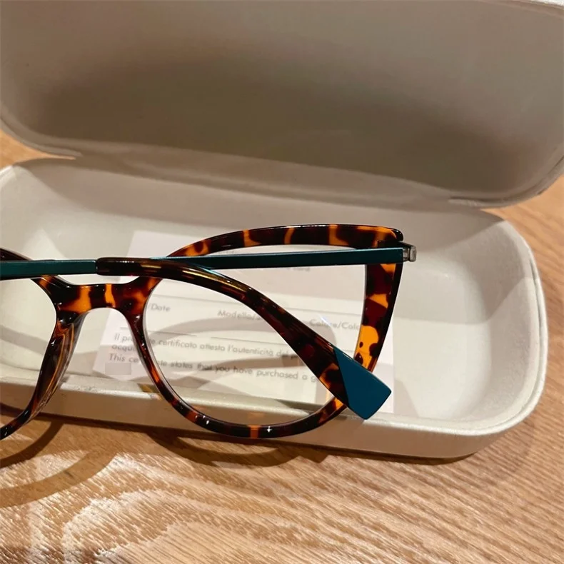 Ollymurs Blue Ray Reading Casual Optical EyeglasseStyle Glasses Skinny Face AntiTrendy Women Cat Eye Photochromic Prescription
Ollymurs Blue Ray Reading Casual Optical EyeglasseStyle Glasses Skinny Face AntiTrendy Women Cat Eye Photochromic Prescription