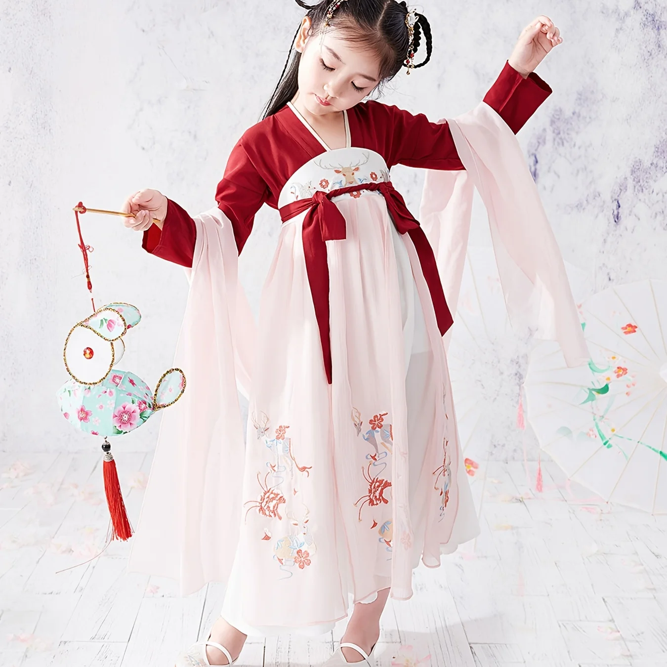 Girls Chinese Hanfu Elk Embroidery Red Long Sleeve Dresses Traditional Costumes Tang Suit Year Of The Rabbit New Year Outfits
Girls Chinese Hanfu Elk Embroidery Red Long Sleeve Dresses Traditional Costumes Tang Suit Year Of The Rabbit New Year Outfits