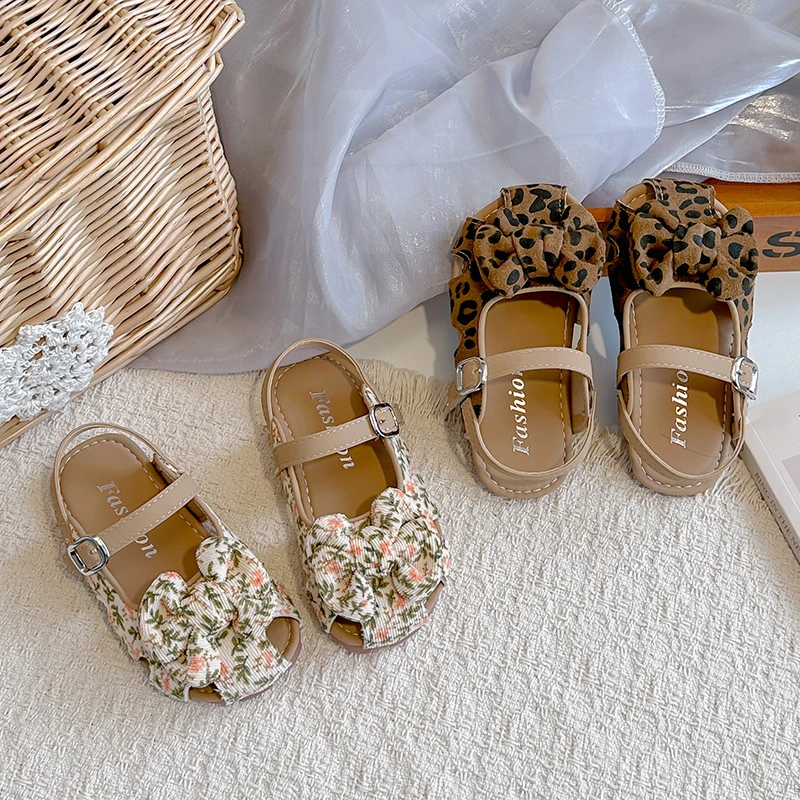 Girls Toes Capped Floral Sandals with Bow-knot Children Summer Beach Shoes Soft Sole Kids Hollow Out Princess Sandals Peep Toe
Girls Toes Capped Floral Sandals with Bow-knot Children Summer Beach Shoes Soft Sole Kids Hollow Out Princess Sandals Peep Toe