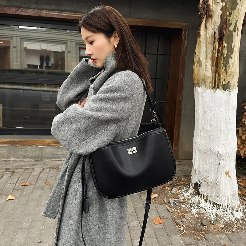 2025 New! High - End Single Shoulder Underarm Bag for Women - Niche Design Mahjong - Inspired Fashion Lock Square Messenger Bag
2025 New! High - End Single Shoulder Underarm Bag for Women - Niche Design Mahjong - Inspired Fashion Lock Square Messenger Bag