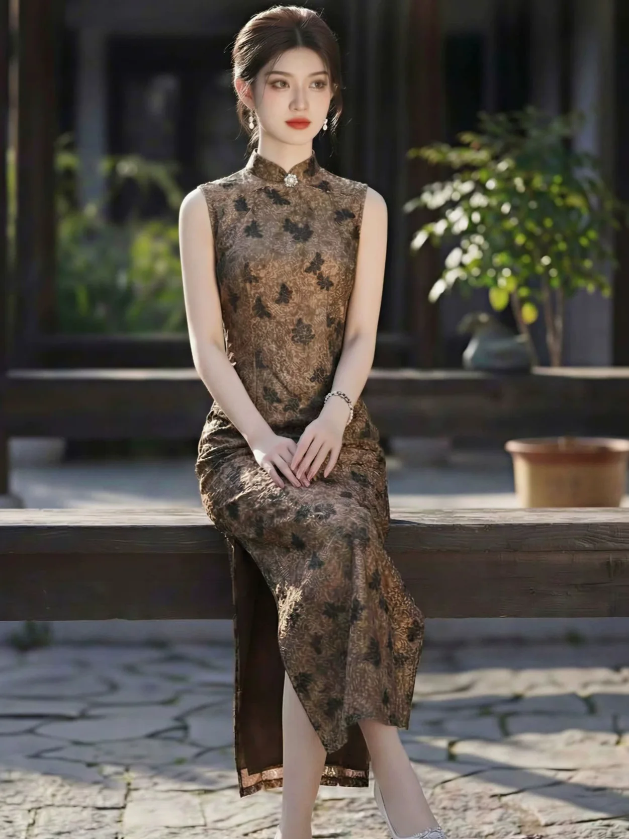 Vintage Sleeveless Chinese Style Long Cheongsam Improved for Young Women's Summer Qipao
Vintage Sleeveless Chinese Style Long Cheongsam Improved for Young Women's Summer Qipao