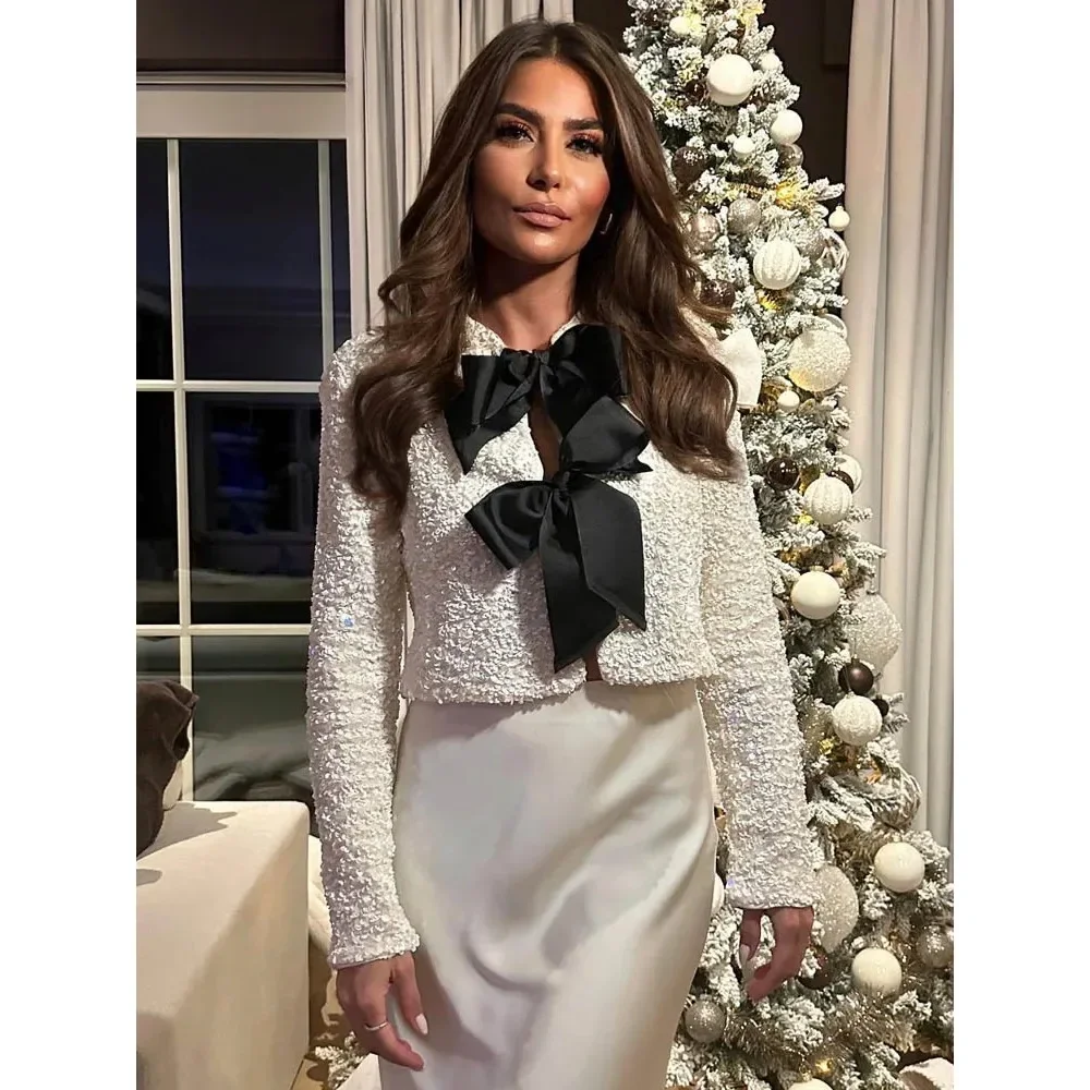 Fashion Holiday Tie-front Sequined Jacket for Women Y2K Shiny Chic Cropped Coat Female Elegant Long Sleeve Lady Party Outerwear
Fashion Holiday Tie-front Sequined Jacket for Women Y2K Shiny Chic Cropped Coat Female Elegant Long Sleeve Lady Party Outerwear