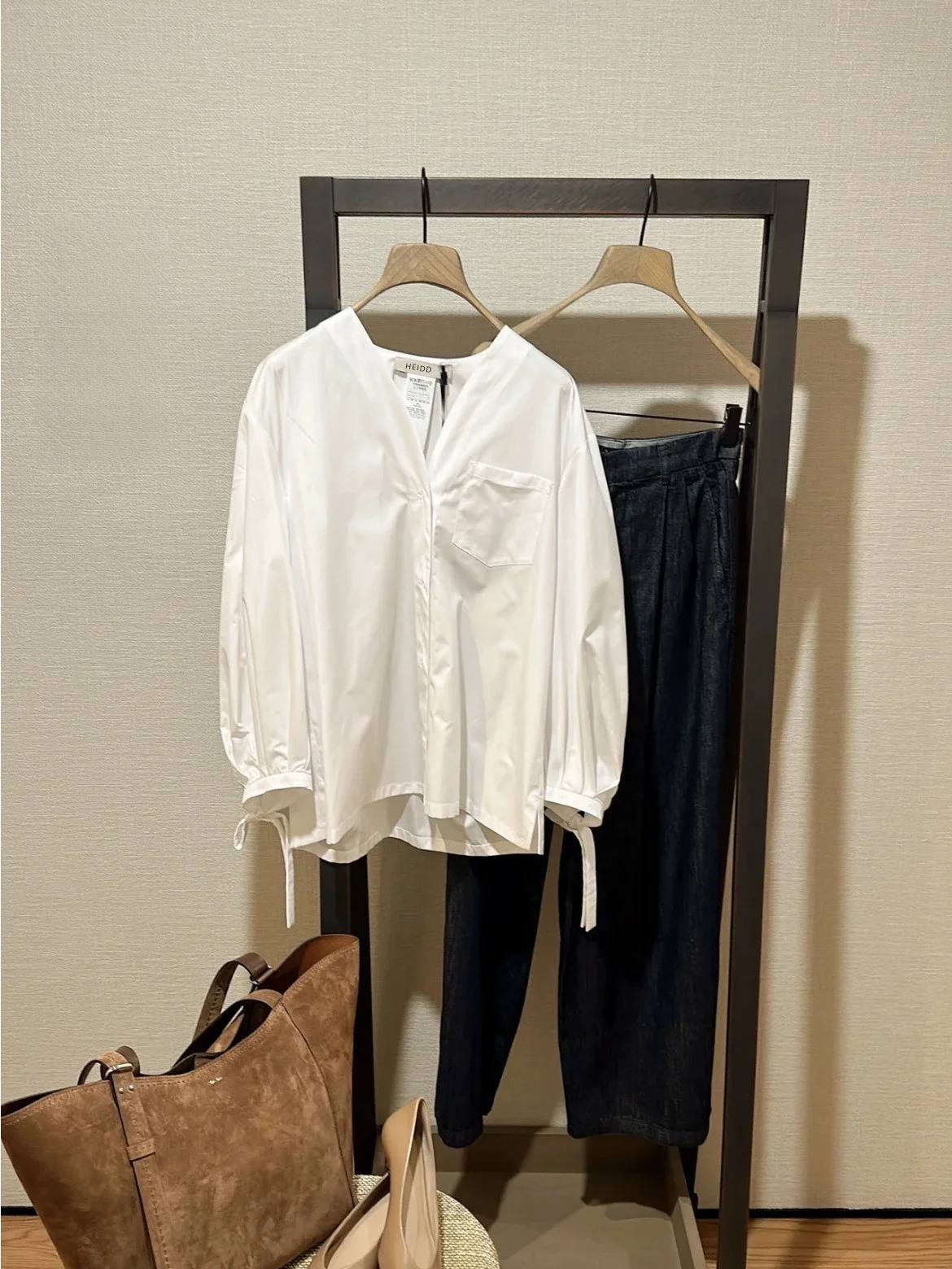 Simple Stylish White Shirt Cotton Knot Sleeve Cuff Versatile Loose Fit Women's Fashion Autumn Winter Heidd Brand
Simple Stylish White Shirt Cotton Knot Sleeve Cuff Versatile Loose Fit Women's Fashion Autumn Winter Heidd Brand