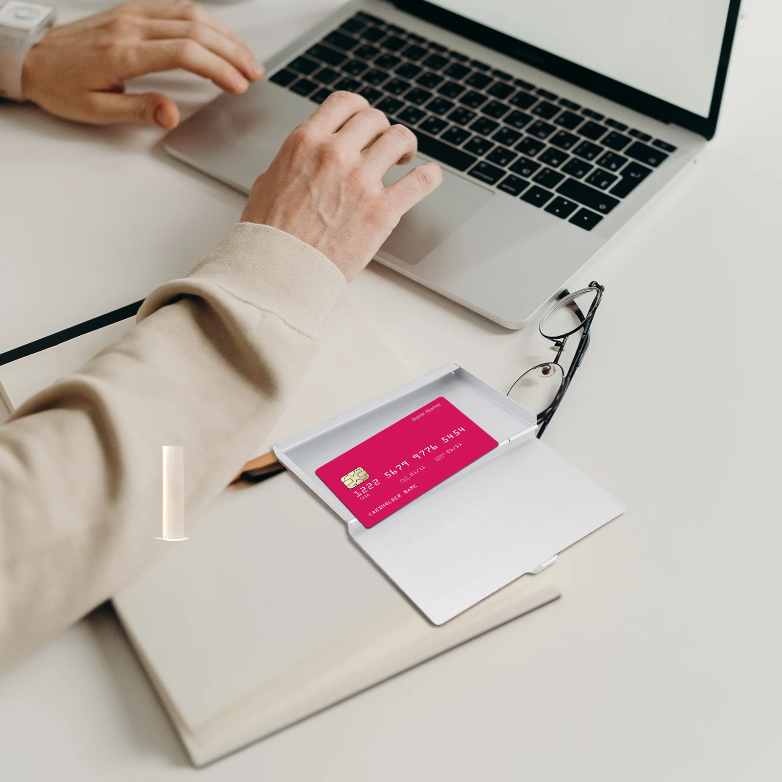 1pc Business Card Holder Portable Cards Case For Credit Id Name Cards Storage Office Supplies Organizer
1pc Business Card Holder Portable Cards Case For Credit Id Name Cards Storage Office Supplies Organizer