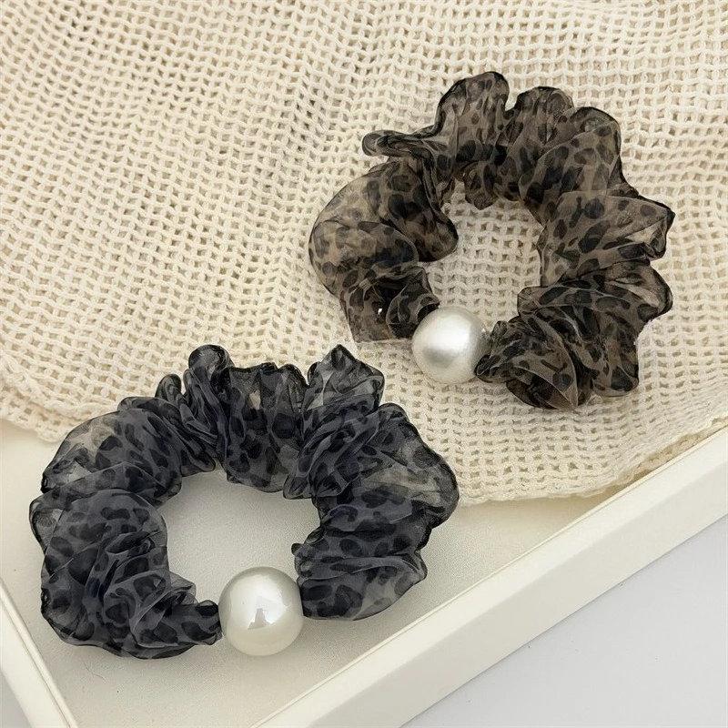 Vintage Leopard Print Mesh Scrunchie High Quality Pearl Double Layer Hair Tie For Ponytail Elastic Hair Band Hair Accessories
Vintage Leopard Print Mesh Scrunchie High Quality Pearl Double Layer Hair Tie For Ponytail Elastic Hair Band Hair Accessories