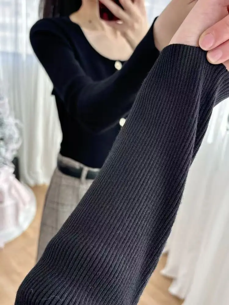 2025 Early Spring New Fashion Simple Black U-neck Rib Knitting Pullover Women Slim All-match Long Sleeve Bottoming Tops Ladies
2025 Early Spring New Fashion Simple Black U-neck Rib Knitting Pullover Women Slim All-match Long Sleeve Bottoming Tops Ladies