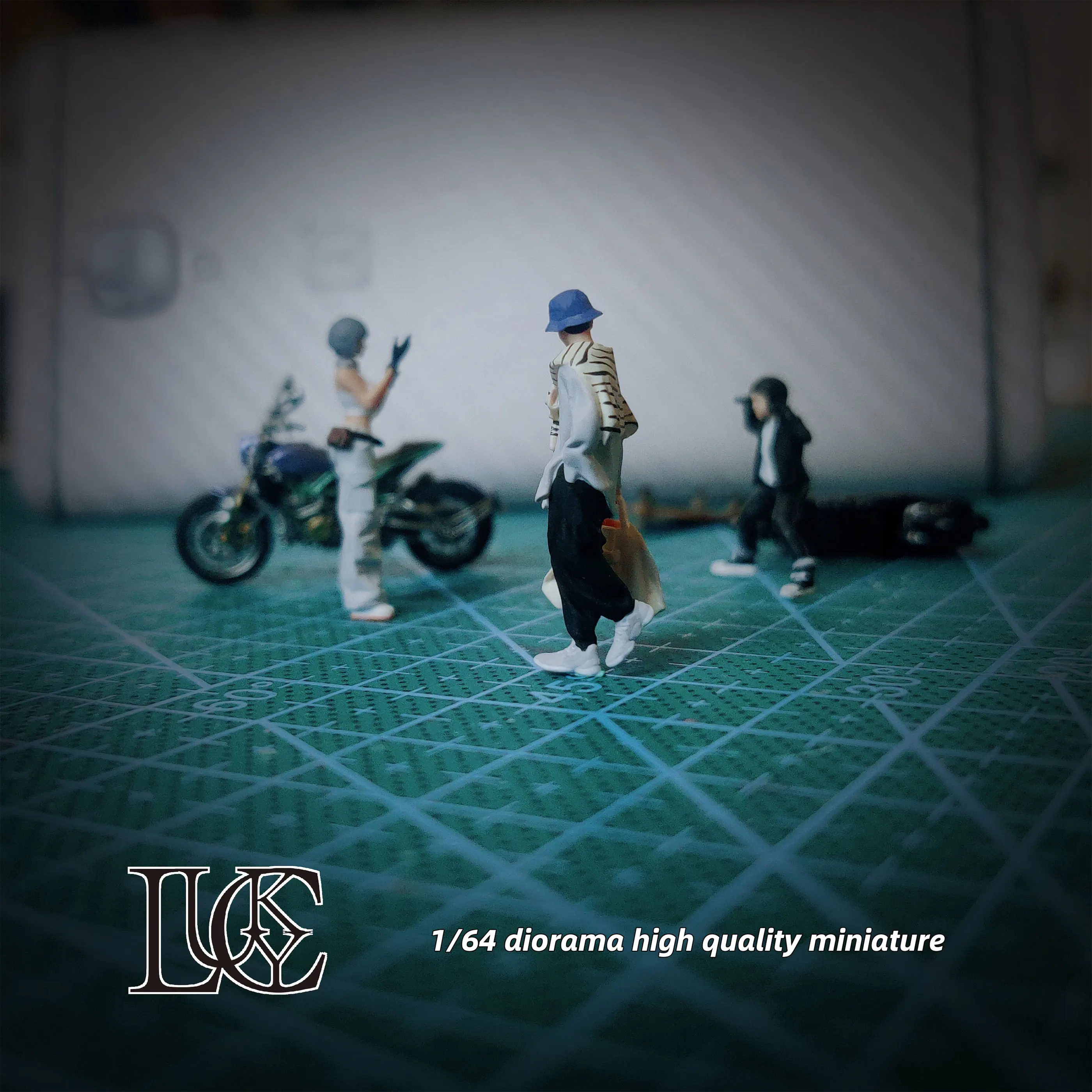 【Pre-order】Lucky Studio 1/64 Motorcycle Siblings Trio Resin Model for Collection Display Gift Appreciate
【Pre-order】Lucky Studio 1/64 Motorcycle Siblings Trio Resin Model for Collection Display Gift Appreciate