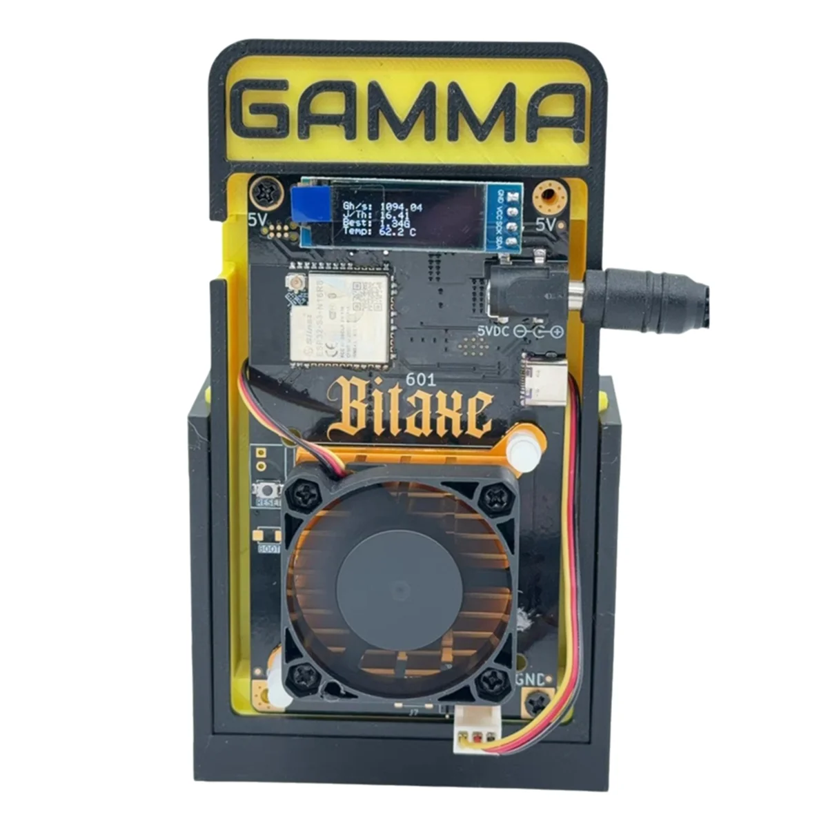 N22R_Bitaxe Gamma 601 Solo Miner от Antminer S21 Pro с подставкой, вилкой европейского стандарта
N22R_Bitaxe Gamma 601 Solo Miner от Antminer S21 Pro с подставкой, вилкой европейского стандарта