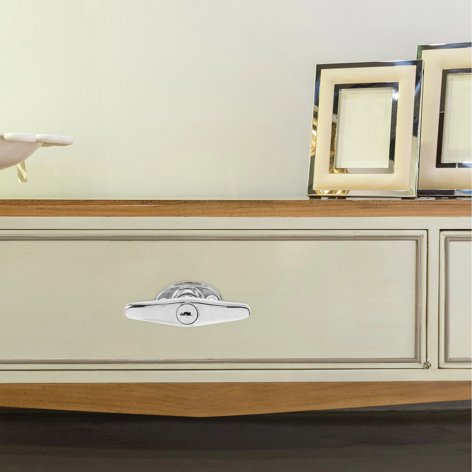 T Shaped Handle Lock Kit for Door Cabinet Gate Use with Keys Heavy Duty Metal Lock for Barn Garage Shed Outdoor Security Locking
T Shaped Handle Lock Kit for Door Cabinet Gate Use with Keys Heavy Duty Metal Lock for Barn Garage Shed Outdoor Security Locking