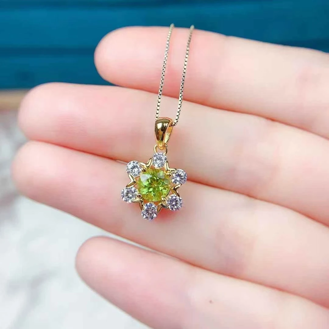 Dazzling 925 Silver Peridot Pendant 6mm VVS Natural Peridot Jewelry 18K Gold Plated Genuine Gemstone Silver Necklace Pendant
Dazzling 925 Silver Peridot Pendant 6mm VVS Natural Peridot Jewelry 18K Gold Plated Genuine Gemstone Silver Necklace Pendant