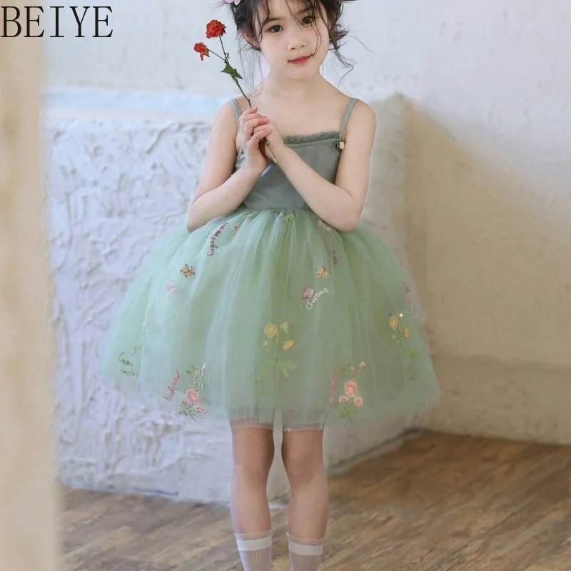 Princess Performance Short Dress for Kids Flower Embroidered Mesh Dress Summer New Girls Sleeveless Sweet Suspender Dress
Princess Performance Short Dress for Kids Flower Embroidered Mesh Dress Summer New Girls Sleeveless Sweet Suspender Dress