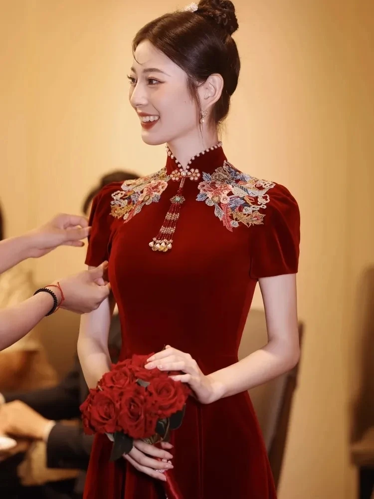 Yourqipao Китайское свадебное платье Cheongsam для тостов Бордовое обручальное платье Китайская традиционная одежда Длинные вечерние платья
Yourqipao Китайское свадебное платье Cheongsam для тостов Бордовое обручальное платье Китайская традиционная одежда Длинные вечерние платья