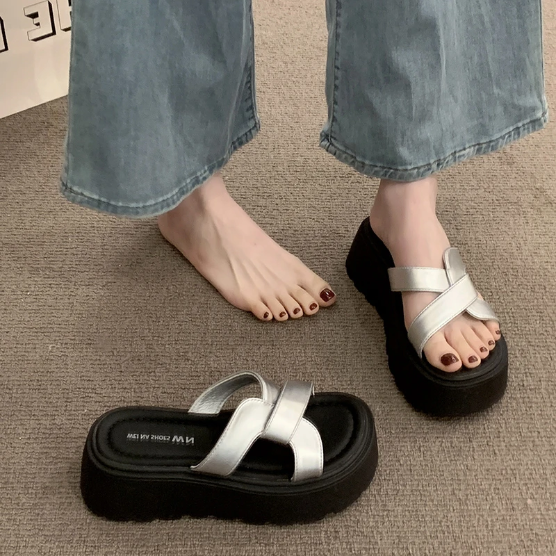Cozy Plush House Slippers Women Winter Warm Fuzzy Fur Lining Non Slip Soft Sole Indoor Bedroom Living Room Comfort Home Footwear
Cozy Plush House Slippers Women Winter Warm Fuzzy Fur Lining Non Slip Soft Sole Indoor Bedroom Living Room Comfort Home Footwear